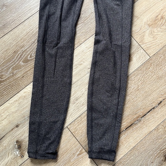 Lululemon Speed Up Tight 28" Power Luxtreme Variegated Knit Black Heathered - Picture 6 of 12